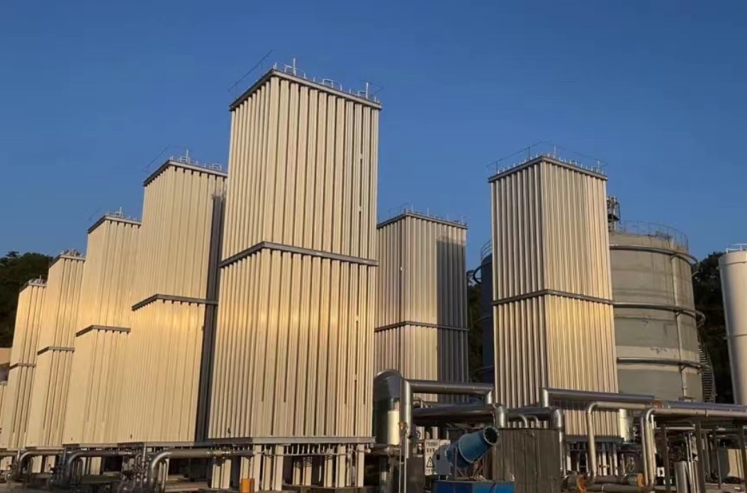 Jobsite of vertical U tube plate LNG vaporizer for Hebei Natural Gas Company